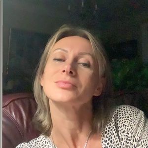 Meet your Posher, Elena